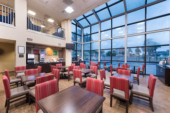 Hotel Comfort Suites Beachside