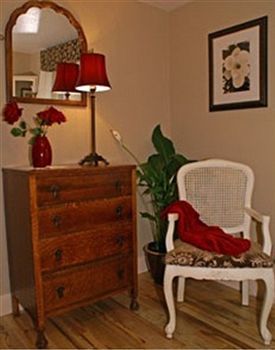 Bed & Breakfast Country Willows Inn