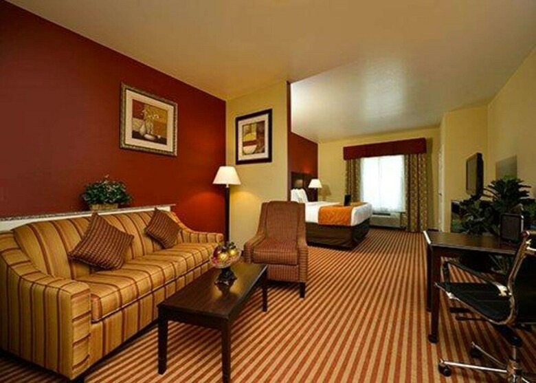 Hotel Comfort Suites Bay City