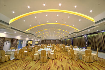 Hotel The Fern Residency Kolkata