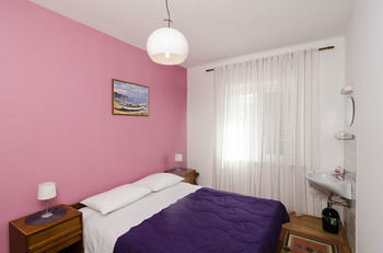 Hotel Guesthouse Moreti?