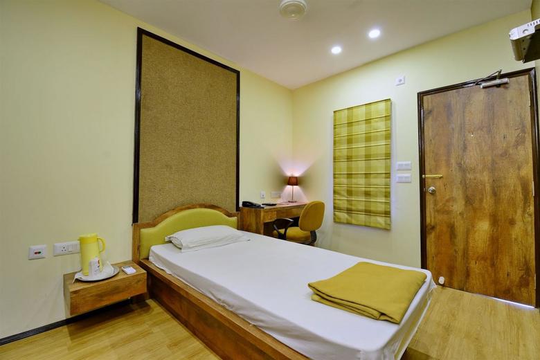 Hotel Rushabh Home