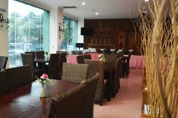 Jusenny Hotel