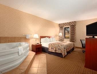 Hotel Baymont Inn And Suites Elkhart