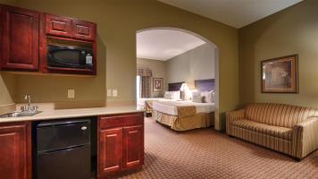 Best Western Plus Two Rivers Hotel & Suites
