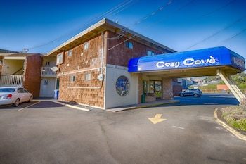 Hotel Cozy Cove Beachfront Resort Inn