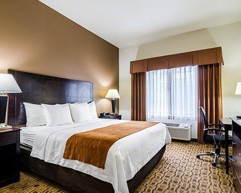 Hotel Comfort Inn And Suites Lawrence