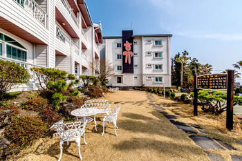 Hotel Jungmun Jejuhue Pension