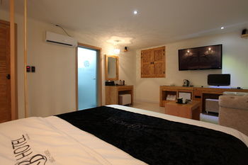 Belamie Hotel