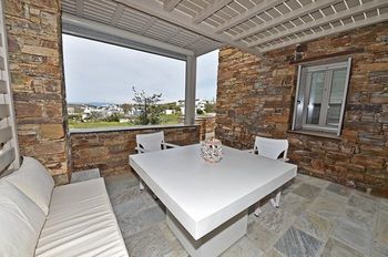 Villa White Tinos Luxury Suites