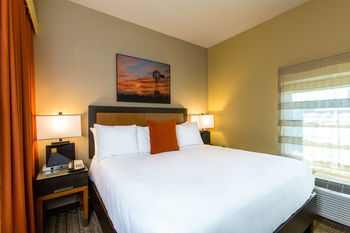 Cambria Hotel & Suites Plano - Frisco