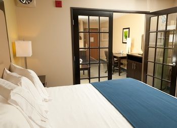 Hotel Holiday Inn Express & Suites Normal