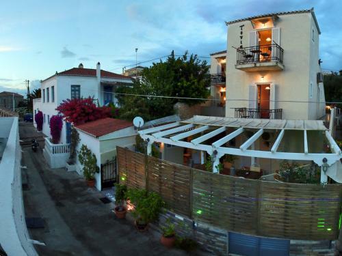 Tonia Hotel