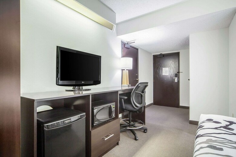 Hotel Sleep Inn And Suites