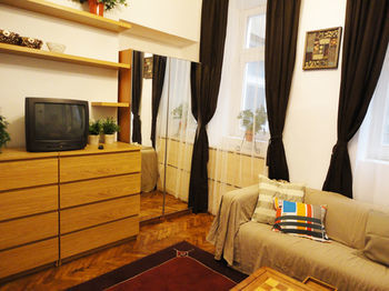 Hi5 Apartments - Chain Bridge