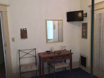 Crescent Lily Inn B&B