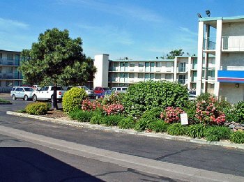 Motel 6 Denver Central - Federal Boulevard