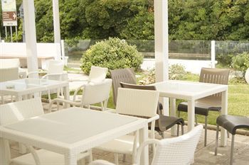 Hostal Oasis Park Hotel
