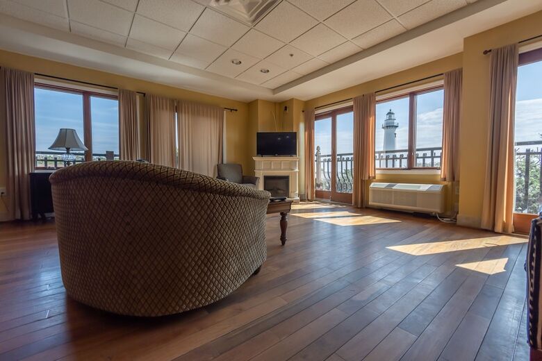 Bed & Breakfast Ocean Inn And Suites