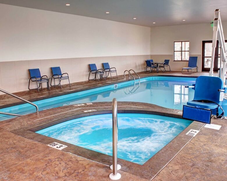 Hotel Comfort Inn & Suites