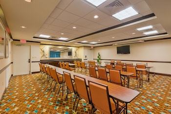 Hotel Holiday Inn Express & Suites Alpine Southeast