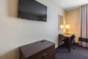 Hotel Comfort Inn & Suites