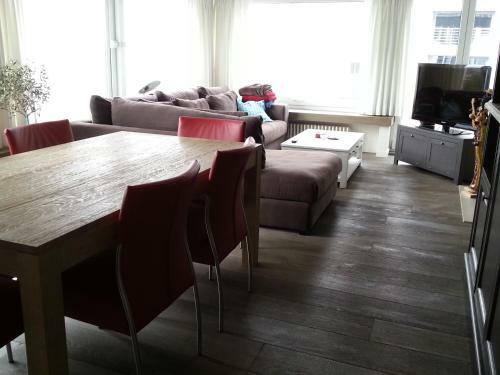 Apartment Lippenslaan With Beach Hut