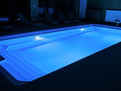 Luxurious Holiday Home In Waimes With Jacuzzi
