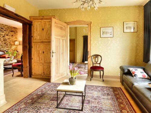 Luxurious Holiday Home In Waimes With Jacuzzi