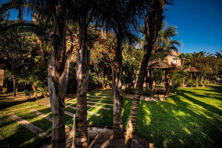 Chillout Hotel Tres Mares