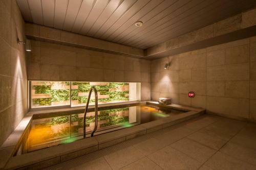 Super Hotel Premier Osaka Hommachi
