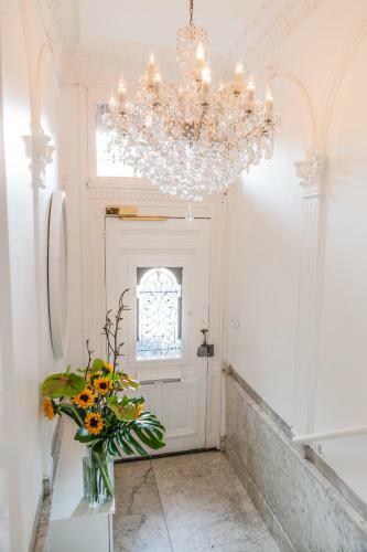 Amstel Corner Hotel