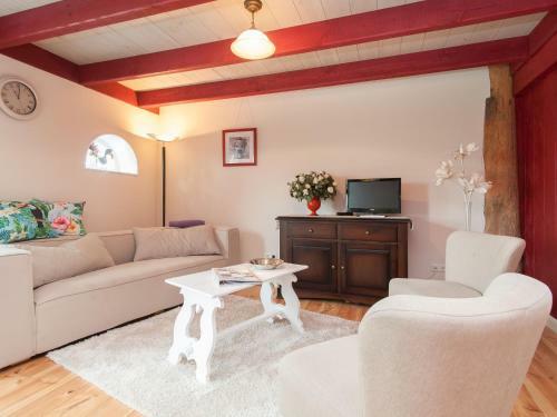 Beautiful Apartment In Burgerbrug Near Beach