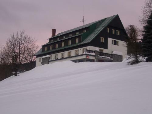 Hostal Penzion Lovochemie