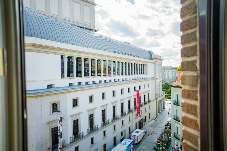 Hotel Opera