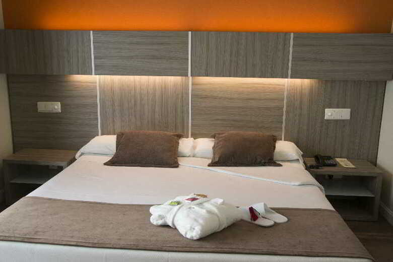 Hotel Serrano