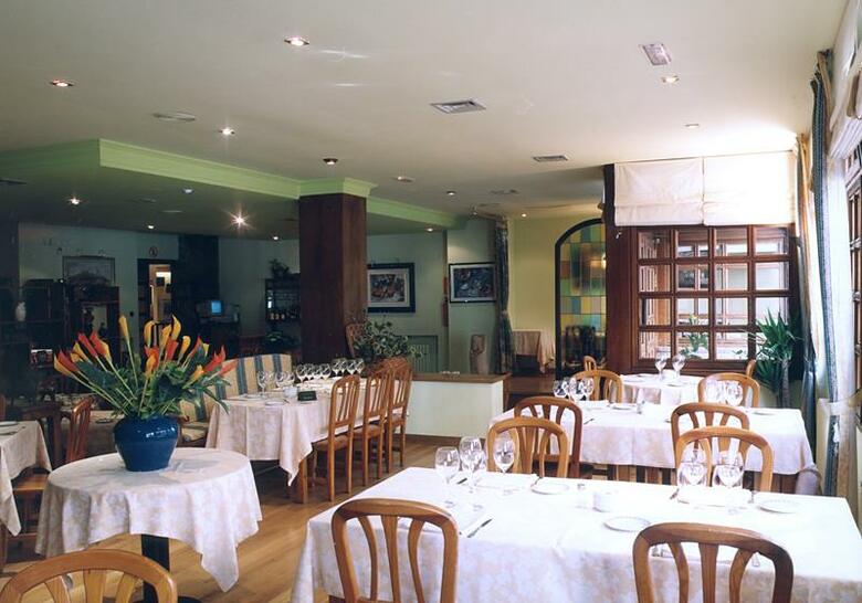 Hotel Arcea Los Lagos
