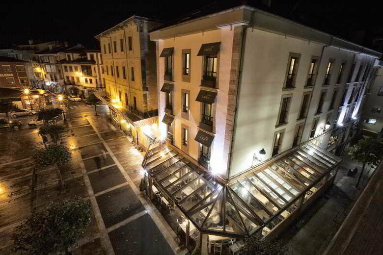 Hotel Arcea Los Lagos