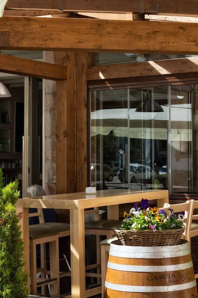 Hotel Arcea Los Lagos