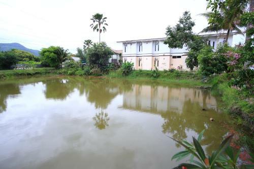 Baanpooya Hotel And Resort