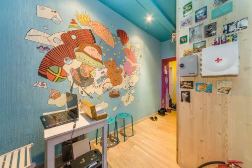 Hostel Whose Suitcase