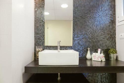 Caleta Homes - Apartamentos Pompidou