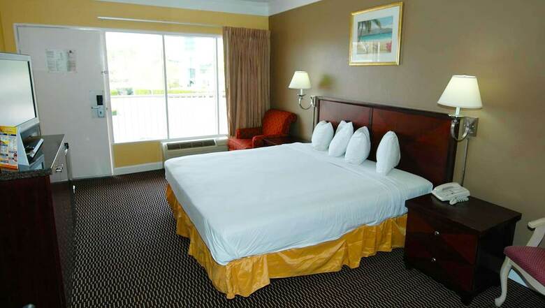 Magnuson Hotel Convention Center