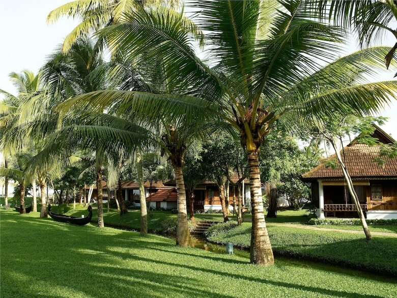Hotel Kumarakom Lake Resort
