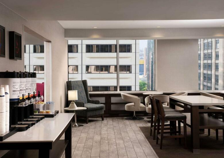 Hotel Avenue Crowne Plaza Chicago