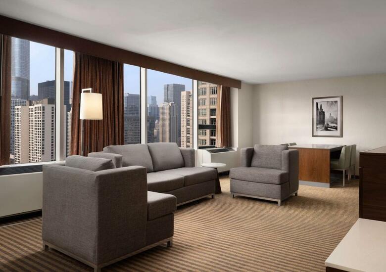 Hotel Avenue Crowne Plaza Chicago