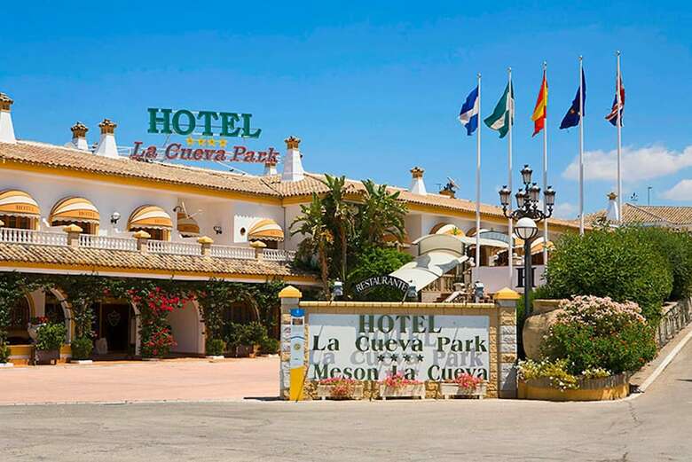 Hotel La Cueva Park
