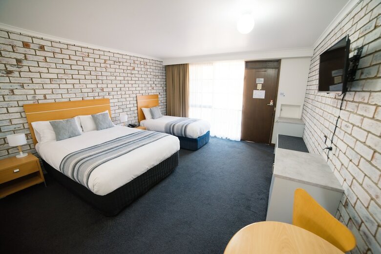 Hotel B.w Heritage Motor Inn