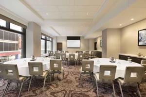 Hotel Embassy Suites By Hilton Minneapolis Downtown