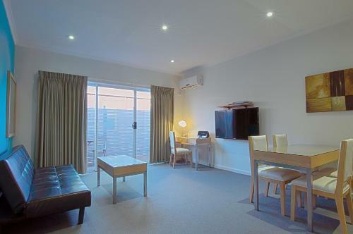 Aparthotel The Buckingham Serviced Apartment